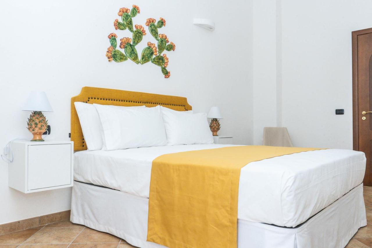 Bed and Breakfast Relais Ruggiero à Le Castella  Extérieur photo